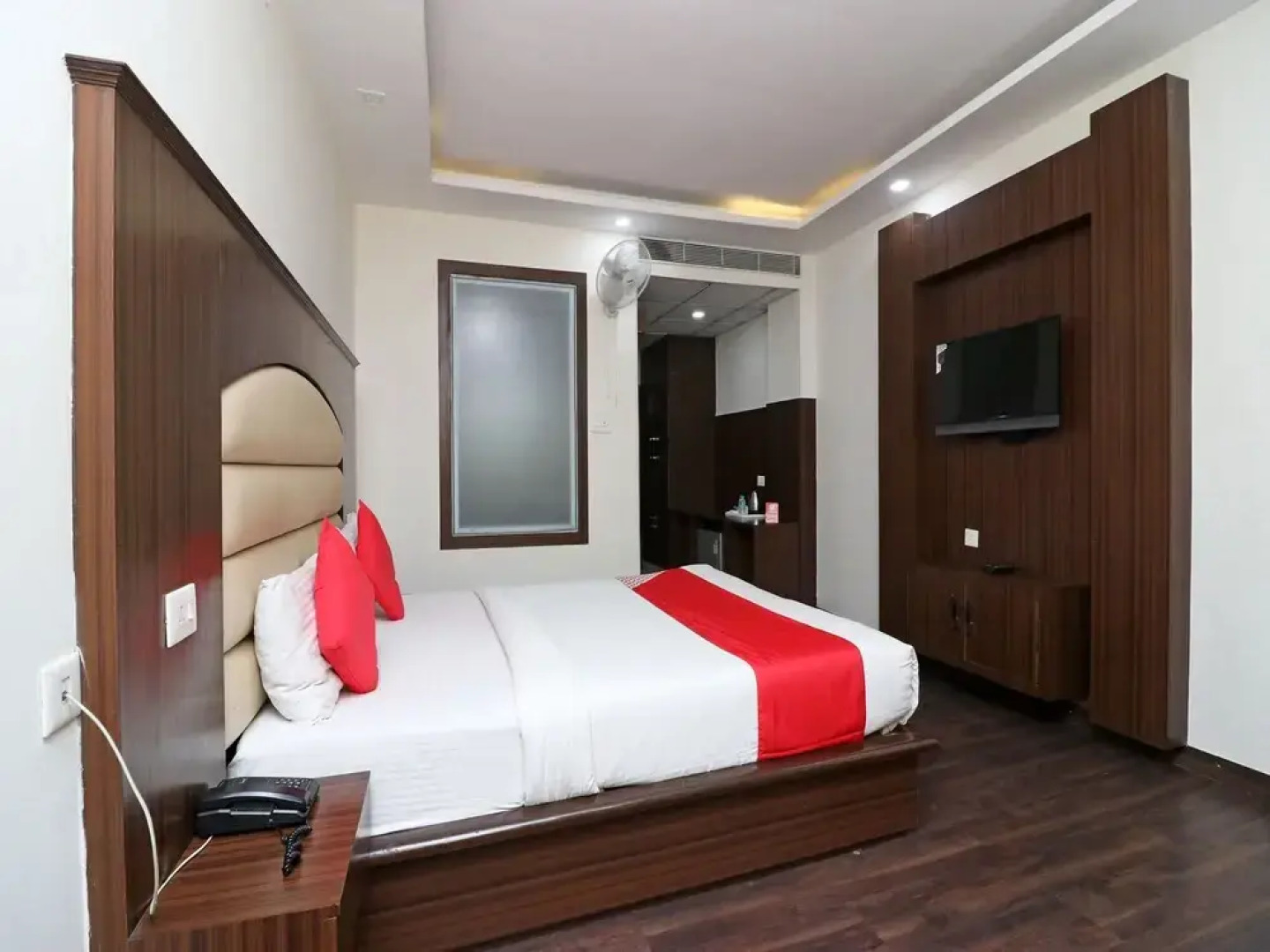 Capital O 24994 Castle View