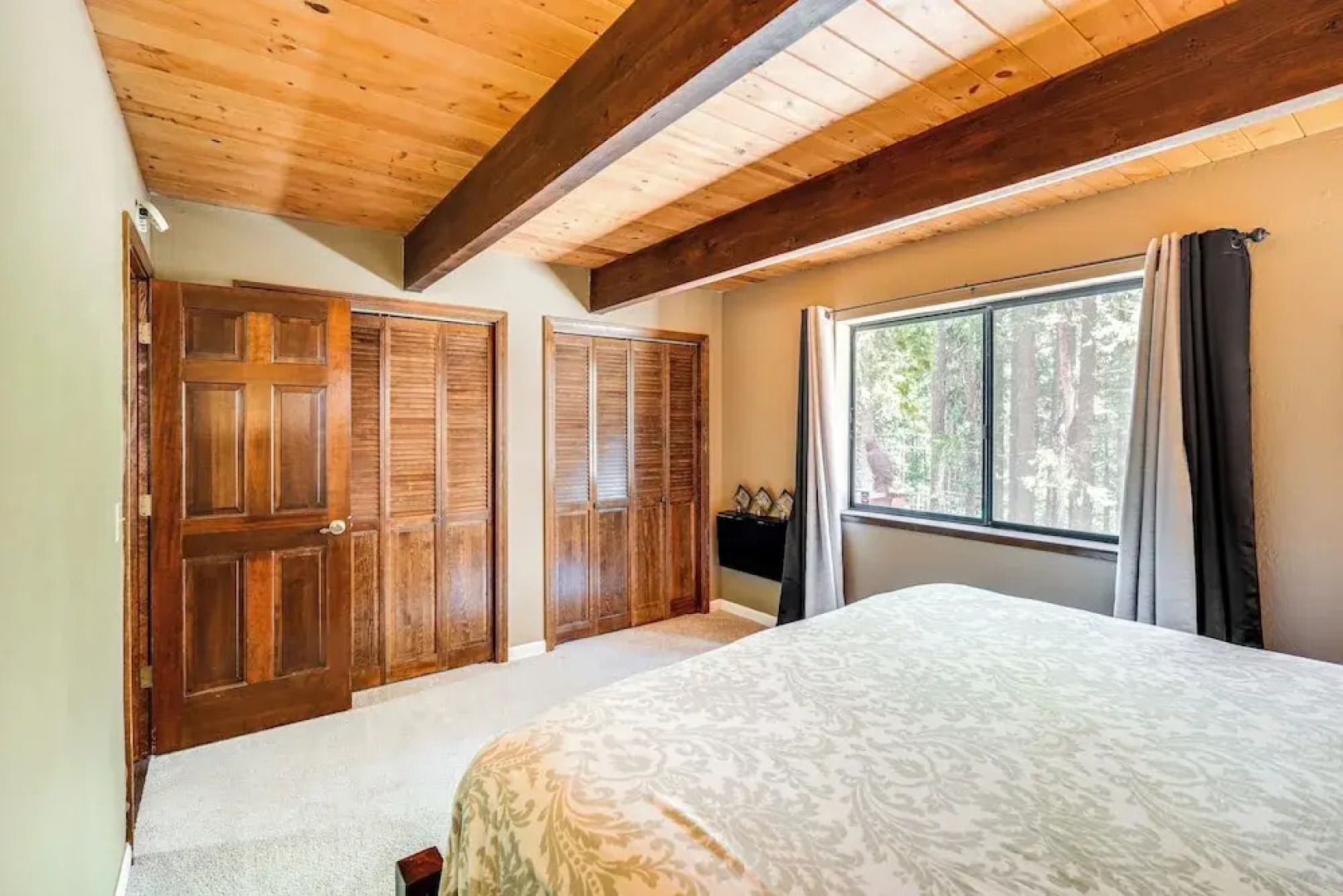 Cabin Getaway Near Big Trees Park: Game Room, Deck