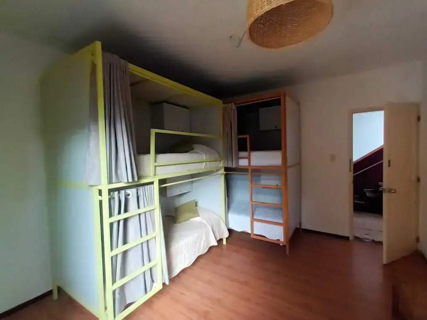 El Viajero Colonia Hostel & Suites