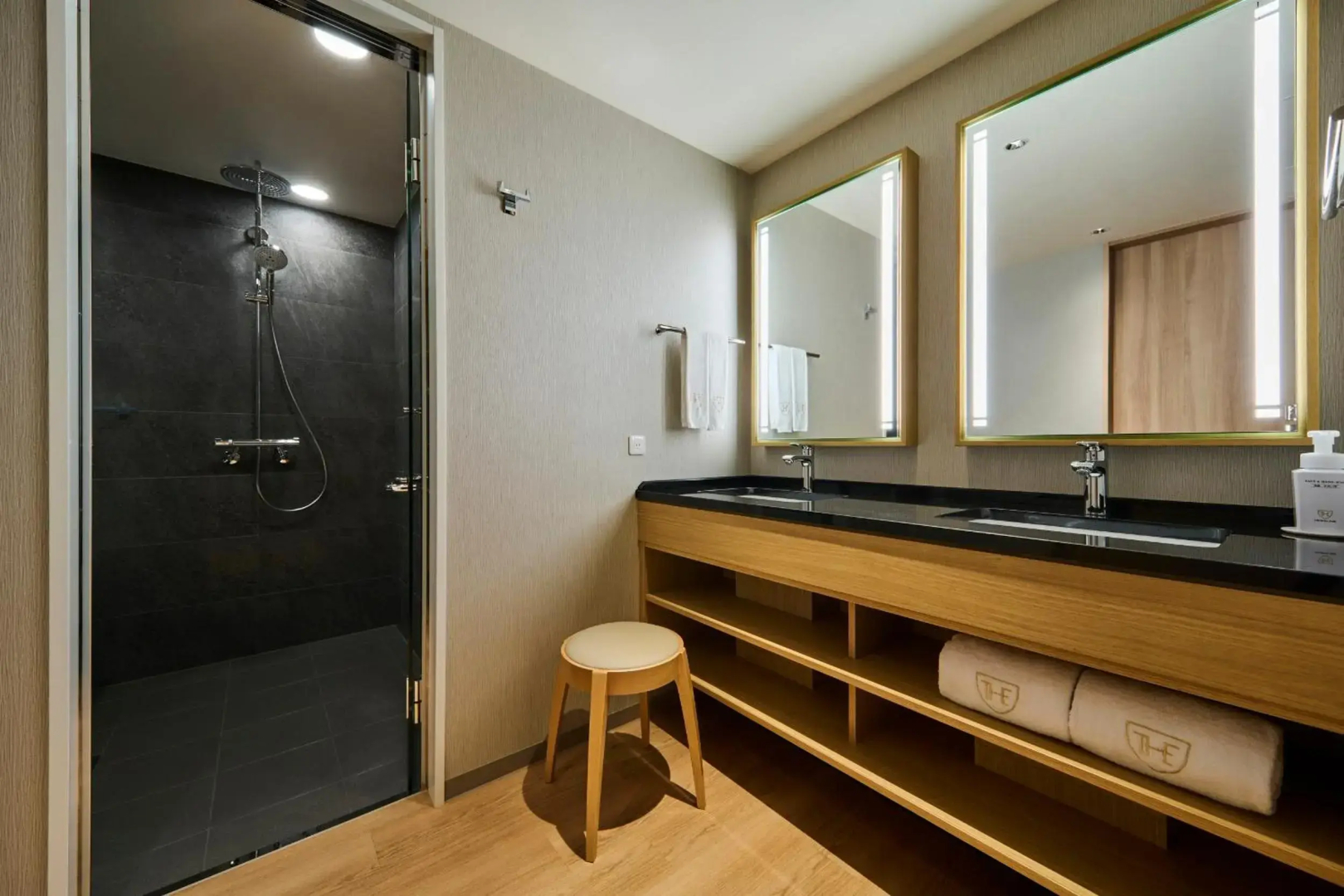 Henn na Resort & Spa Kansai Airport