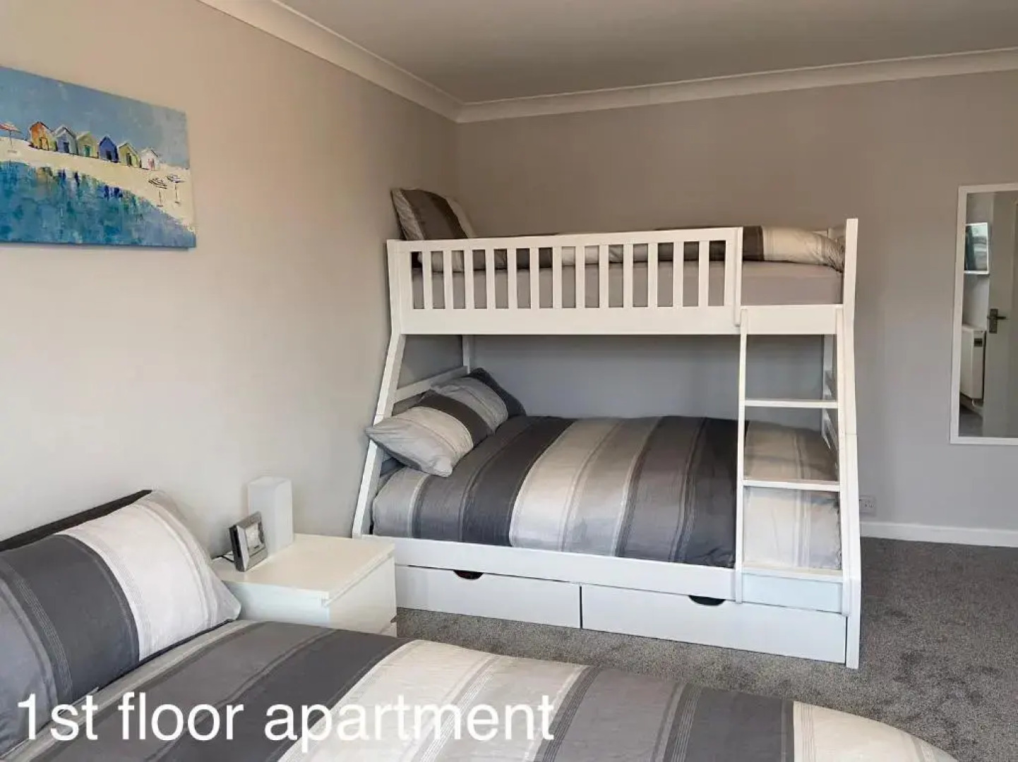 Esplanade Court Apartments With Seasonal Swimming Pool