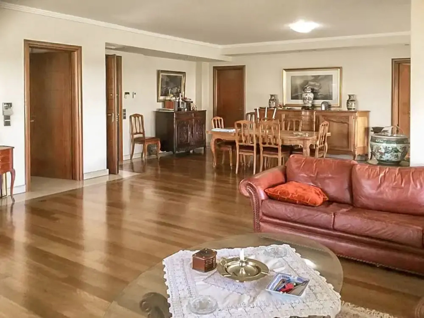 Luxury Apartment in Voula with Pool