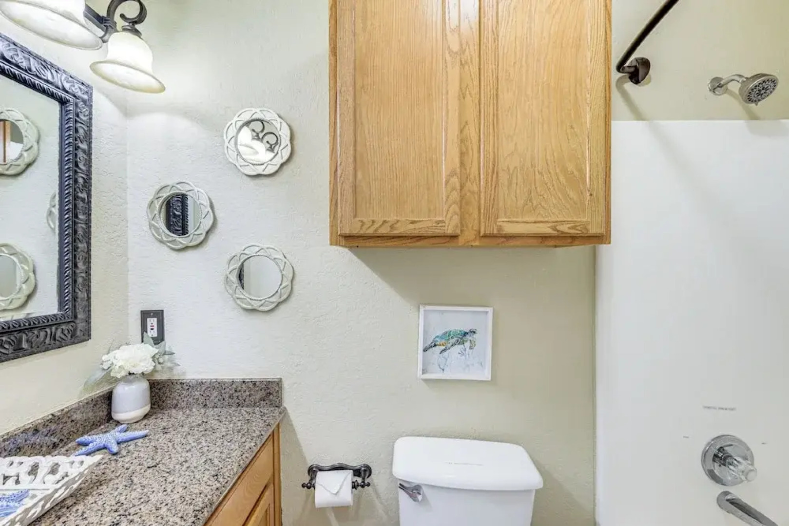 Lakefront Granbury Home w/ Dock, Decks & Hot Tub!