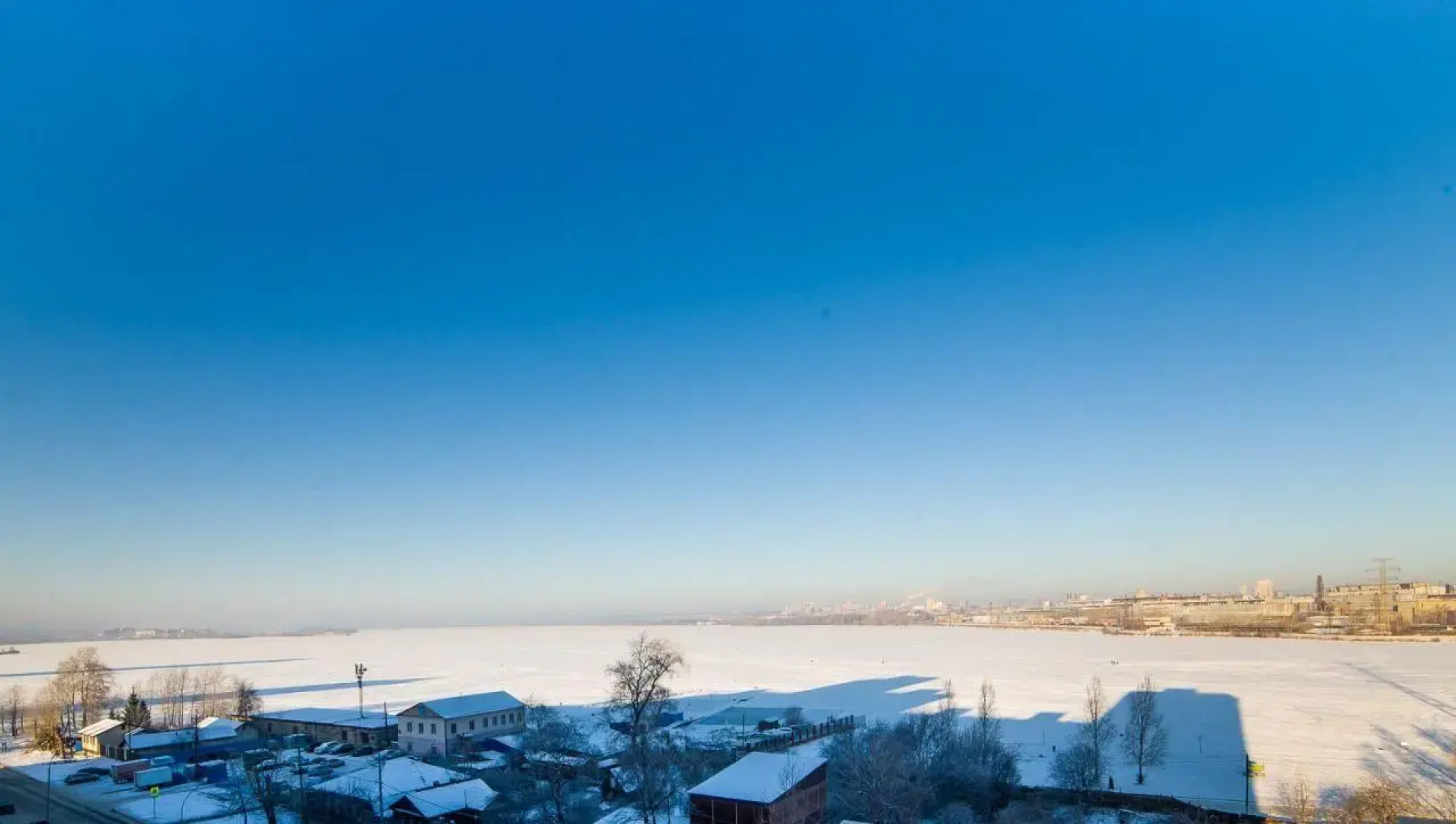 Европа Центр на улице Фролова 31