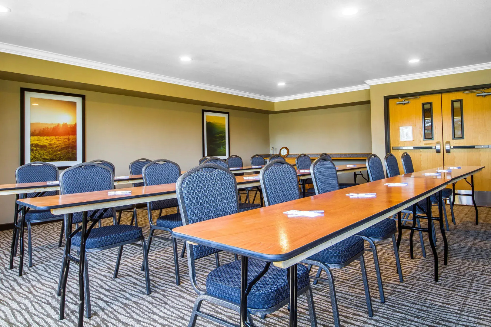 Comfort Inn & Suites Redwood Country