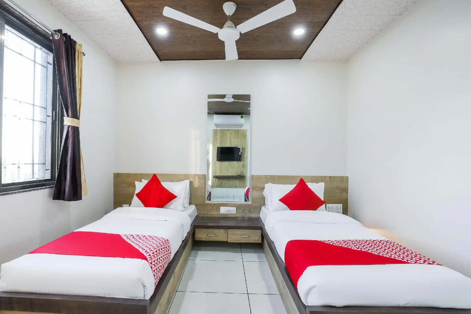 OYO 67158 Hotel Bhagvati