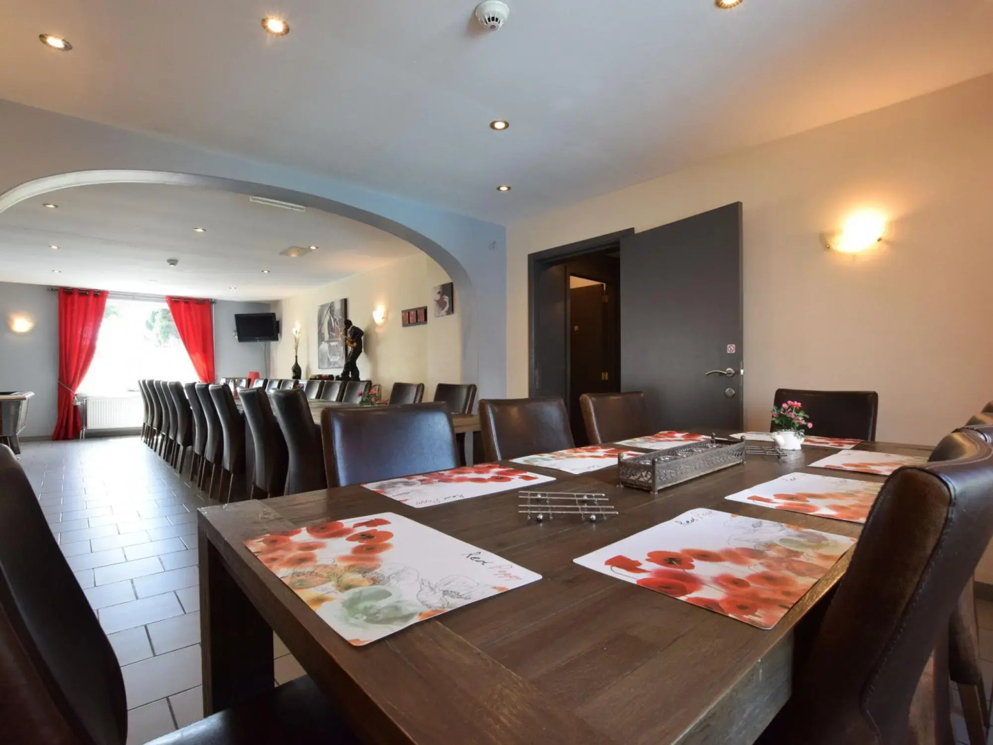 Pleasant Holiday Home with Sauna and Jacuzzi in Courtil