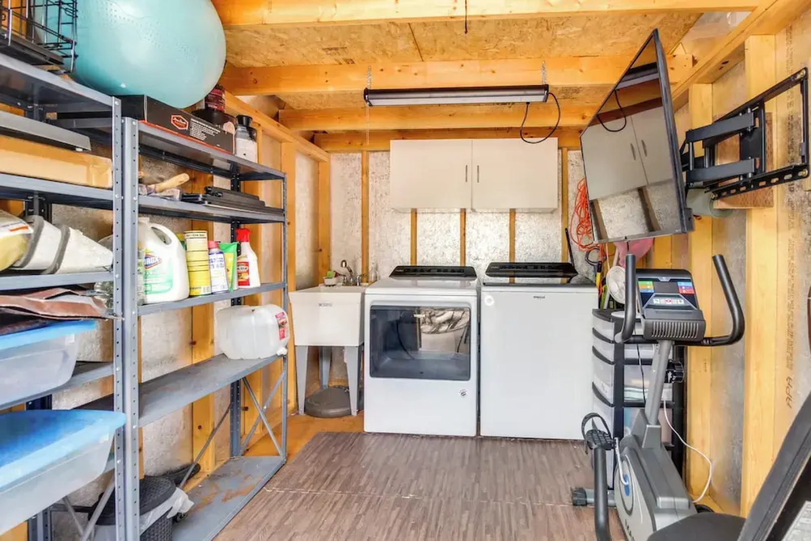 Hike & Fish: Cozy Cabin w/ Patio in Show Low!