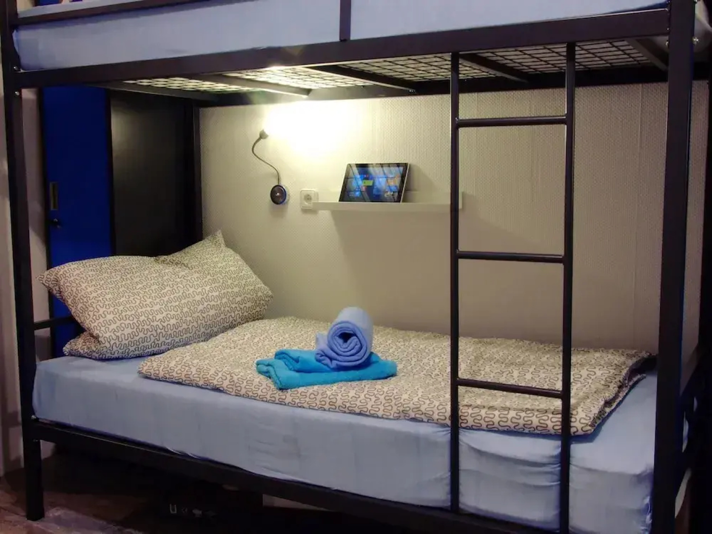 The Penny Pincher Inn - Hostel