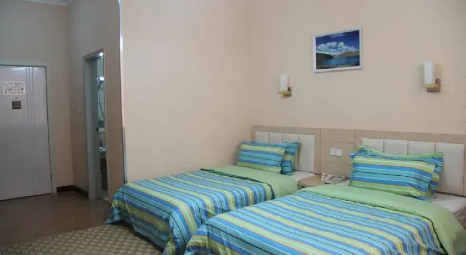 Super 8 - Kashi Old Town