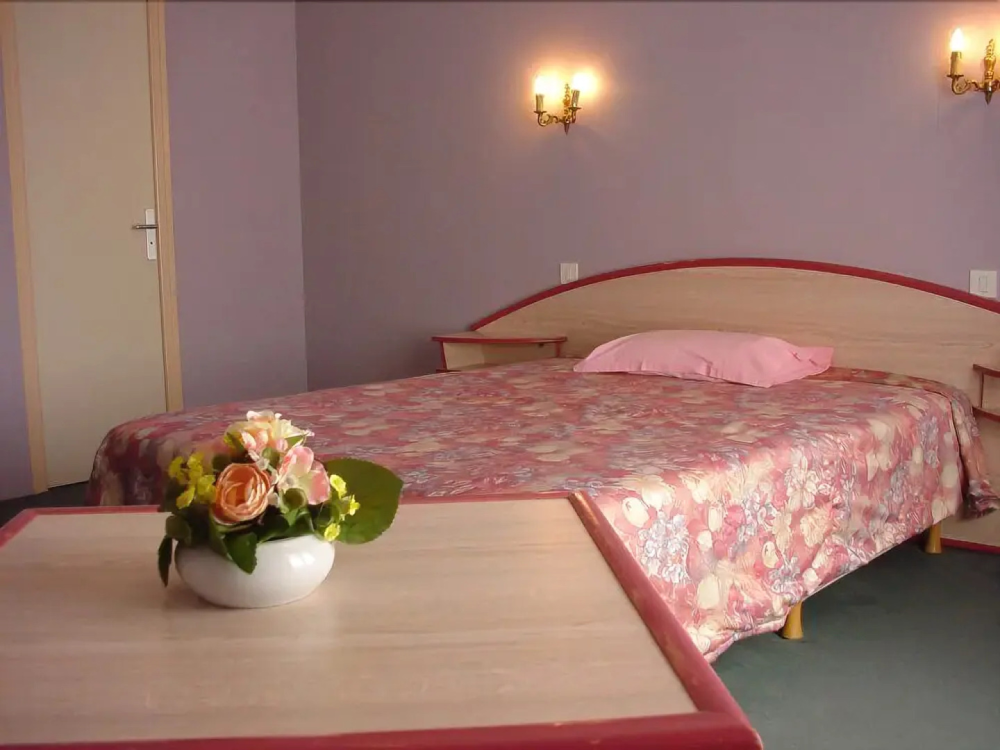 Logis Hostellerie De La Reine Blanche