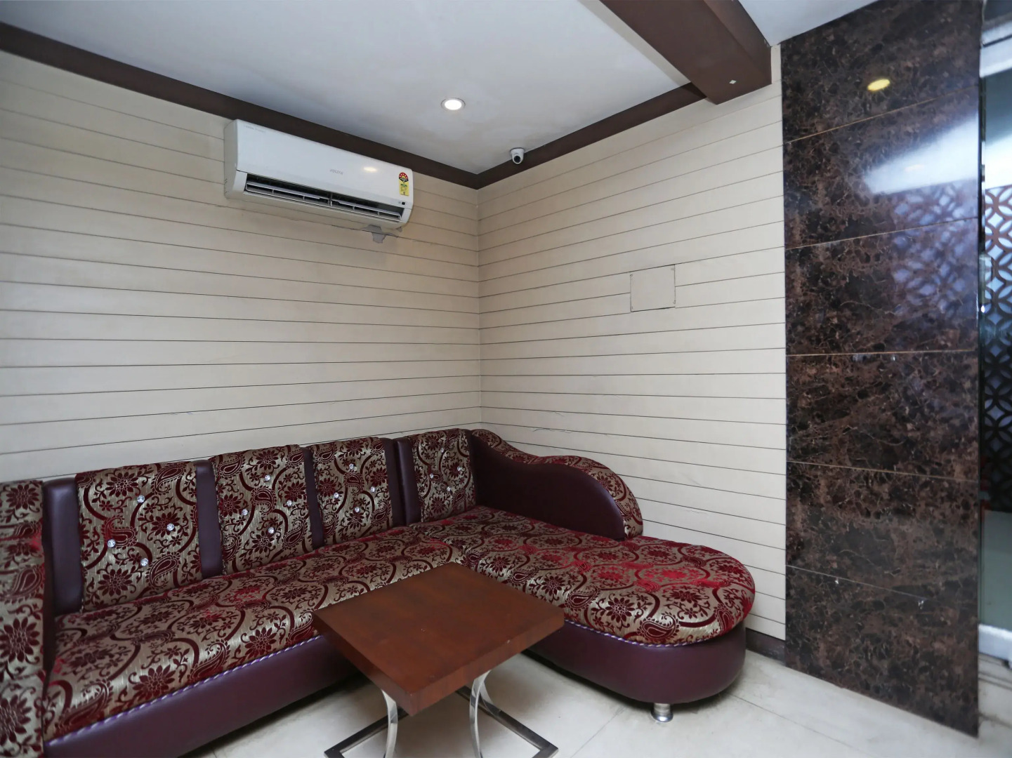 OYO 24855 Ambassador Hotel