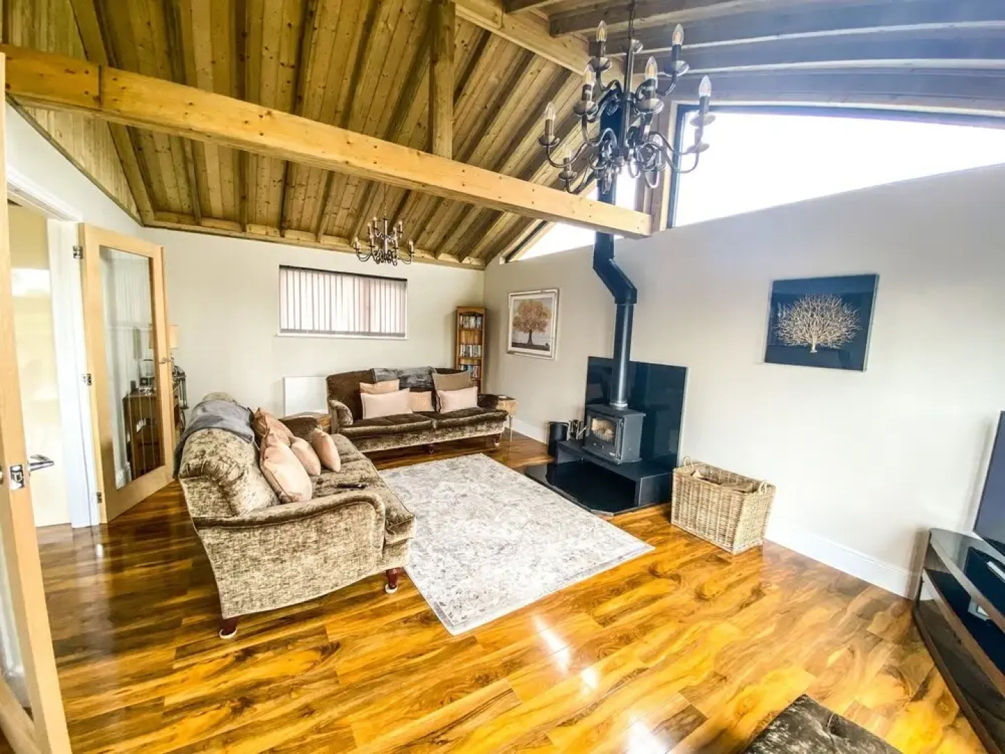 4bed Lodge Sleeps8-pet Friendly-hot Tub-log Burner