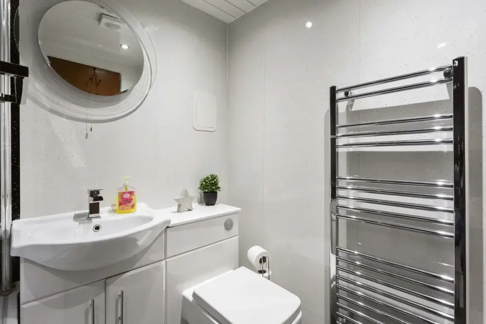 Stylish 1 Bedroom Apartment-ground Floor