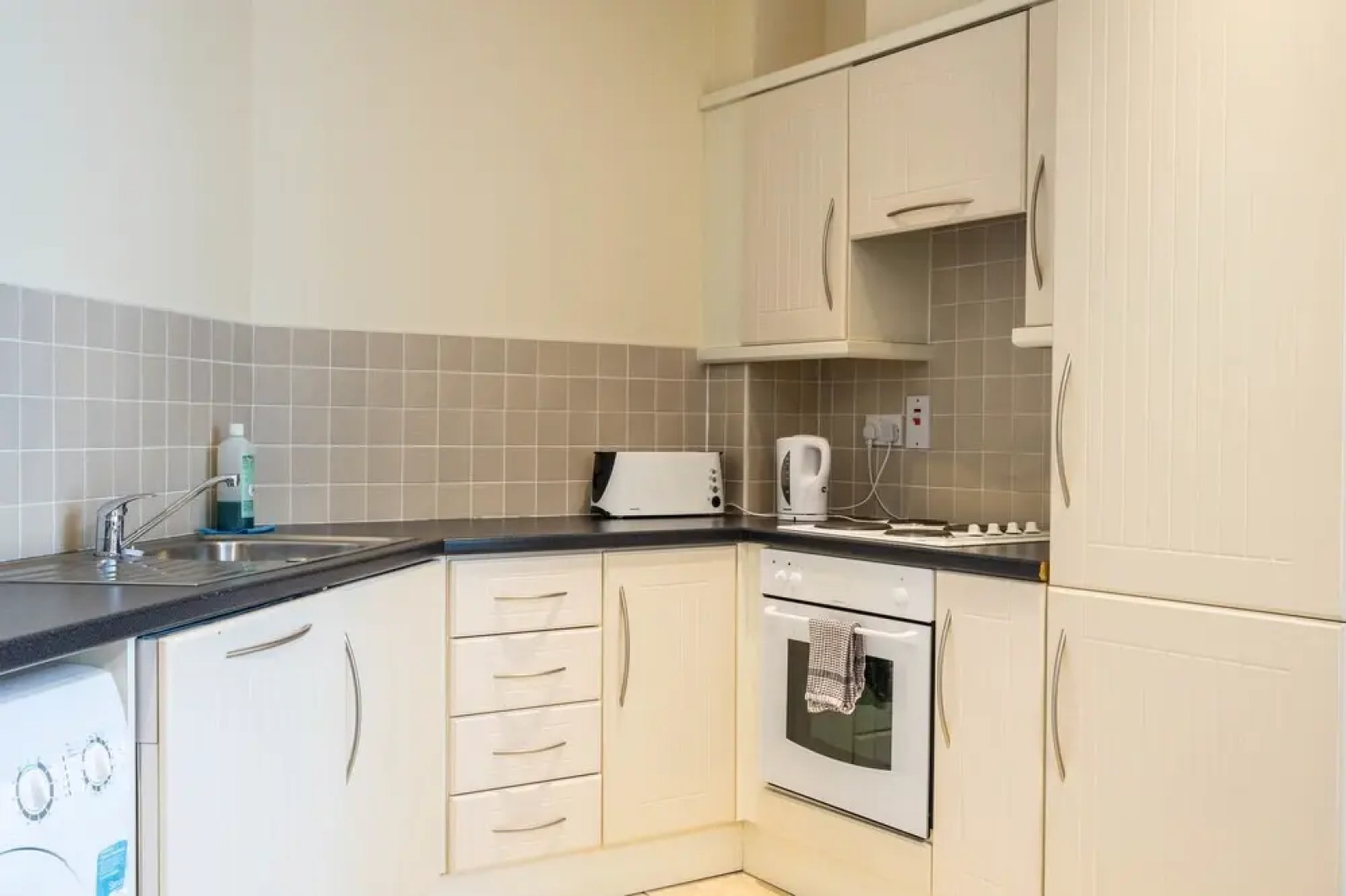 The Courtyard Apartments