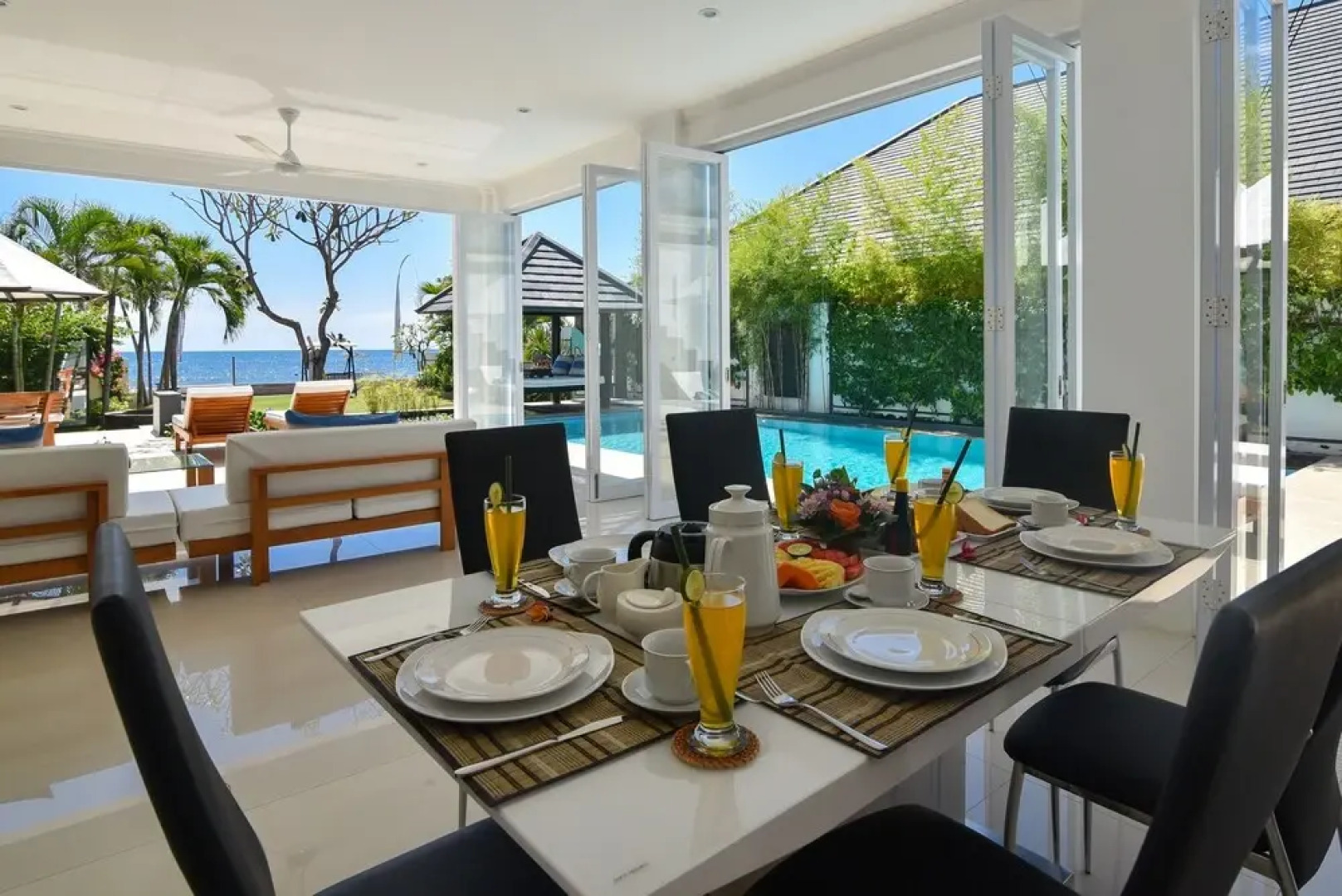 Villa Lovina Beach 2