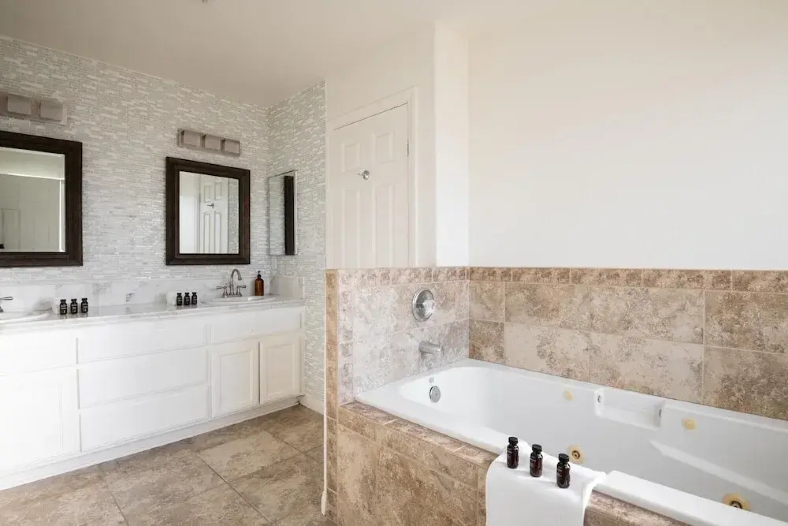 Selecta Ave - Fauna in Yucca Valley