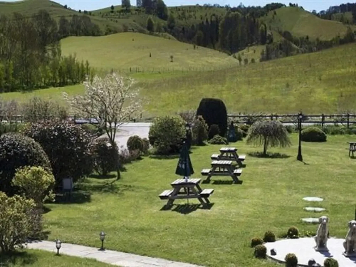 The Live and Let Live Country Inn