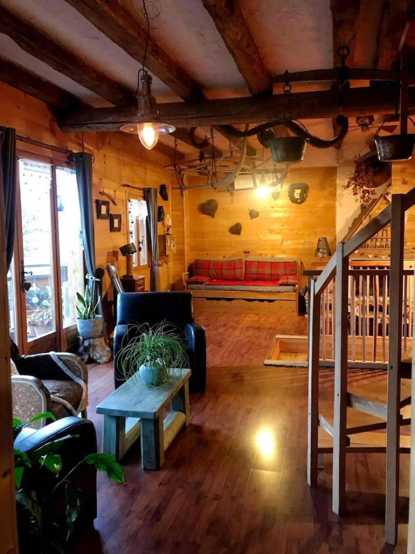 House With 4 Bedrooms in La Forclaz, With Furnished Terrace and Wifi