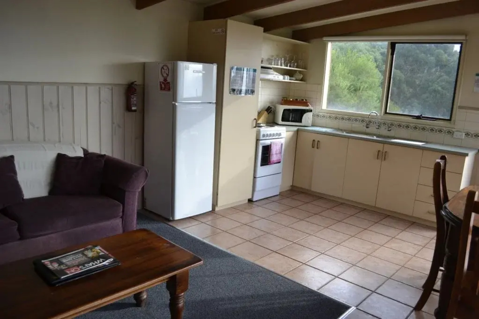 Lorne Cottages Ocean Views - Log Fires & Spas