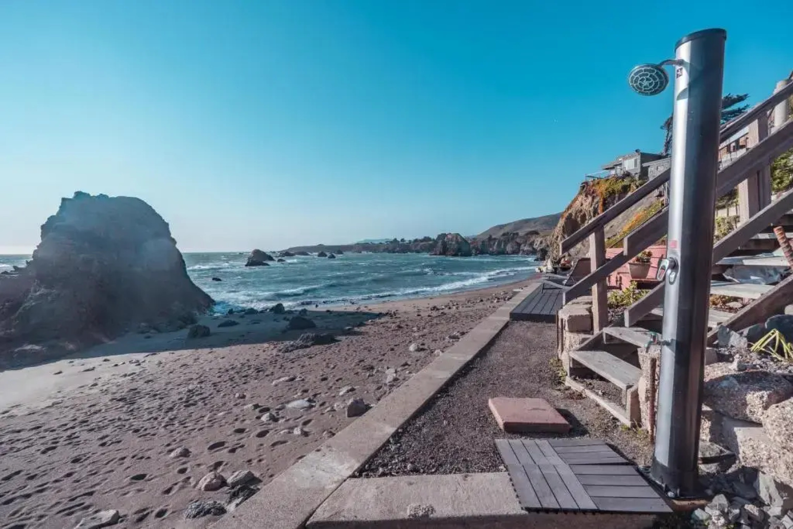 Surfscape Beach House, Private Beach & Ocean views