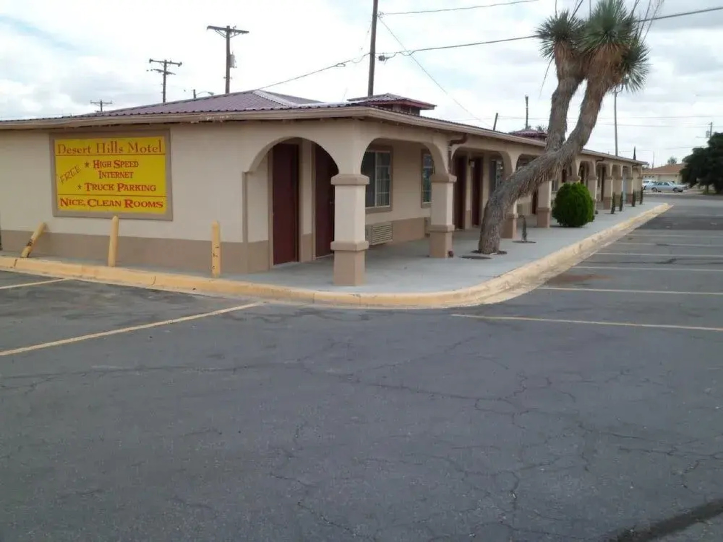 Desert Hills Motel
