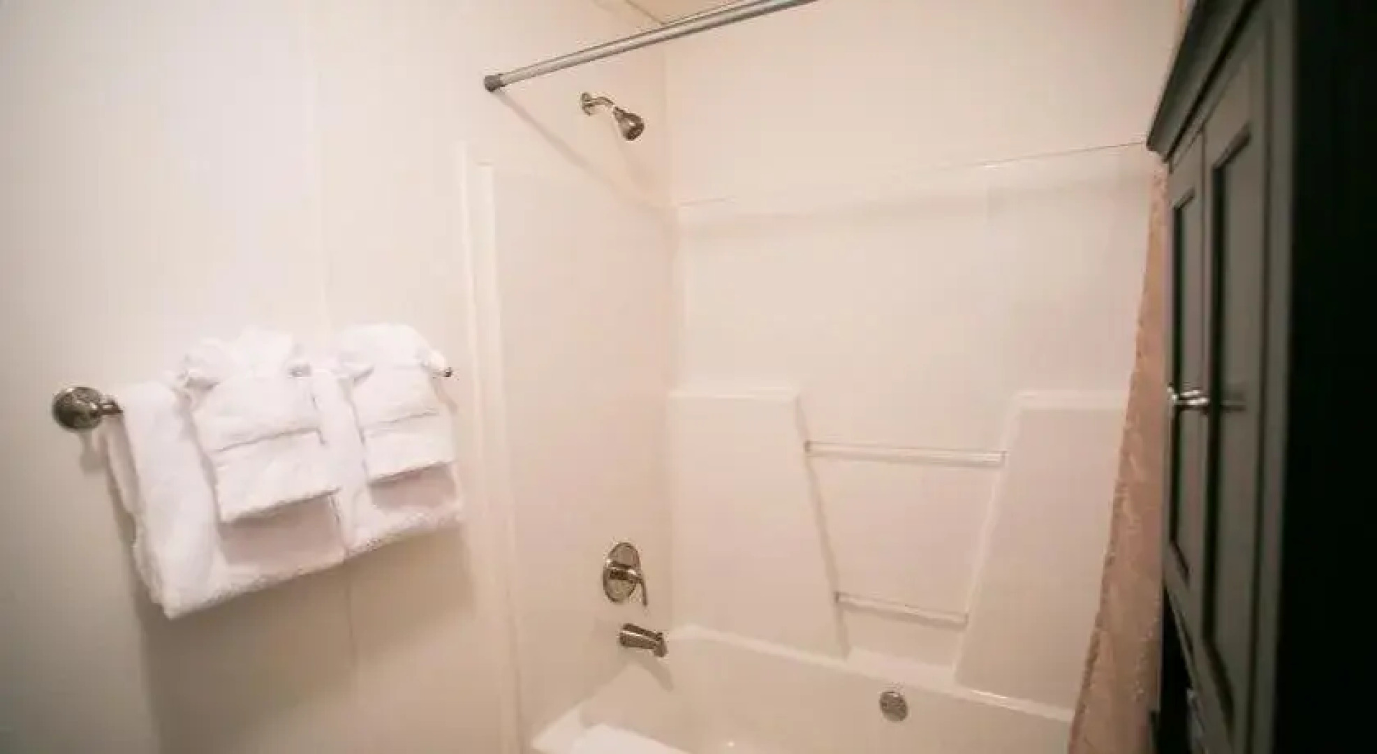 Lou & Francis Guest House