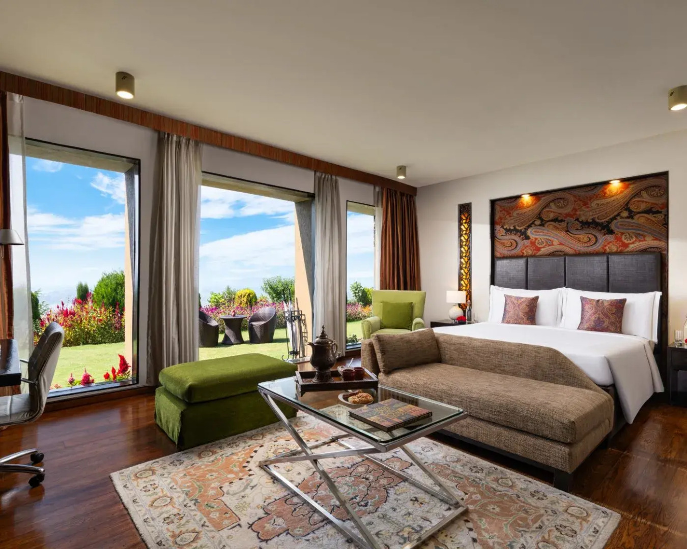 Taj Dal View Srinagar