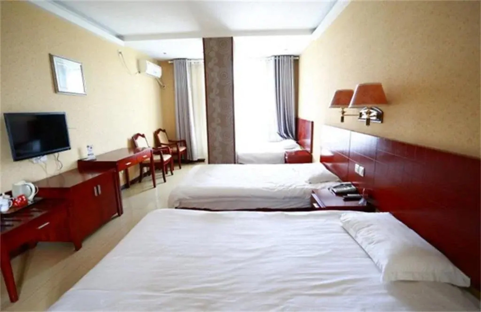 Pai Hotel Bengbu Train Station