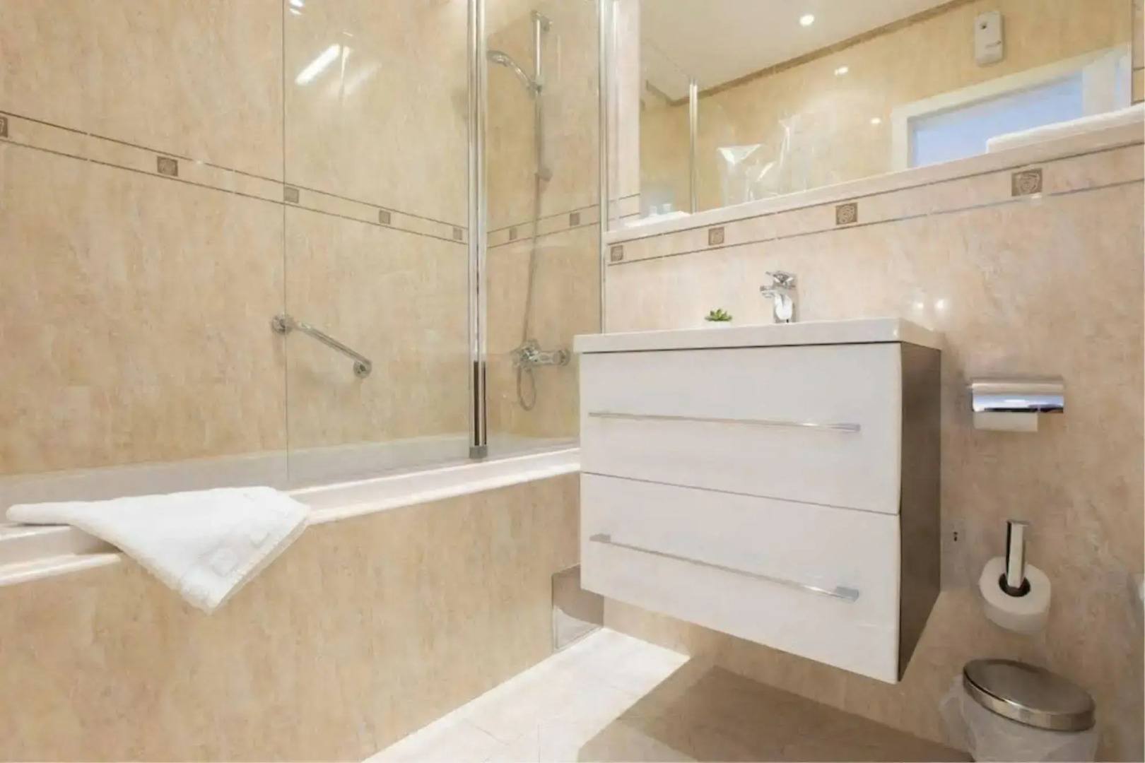 Madison Luxury Apartments