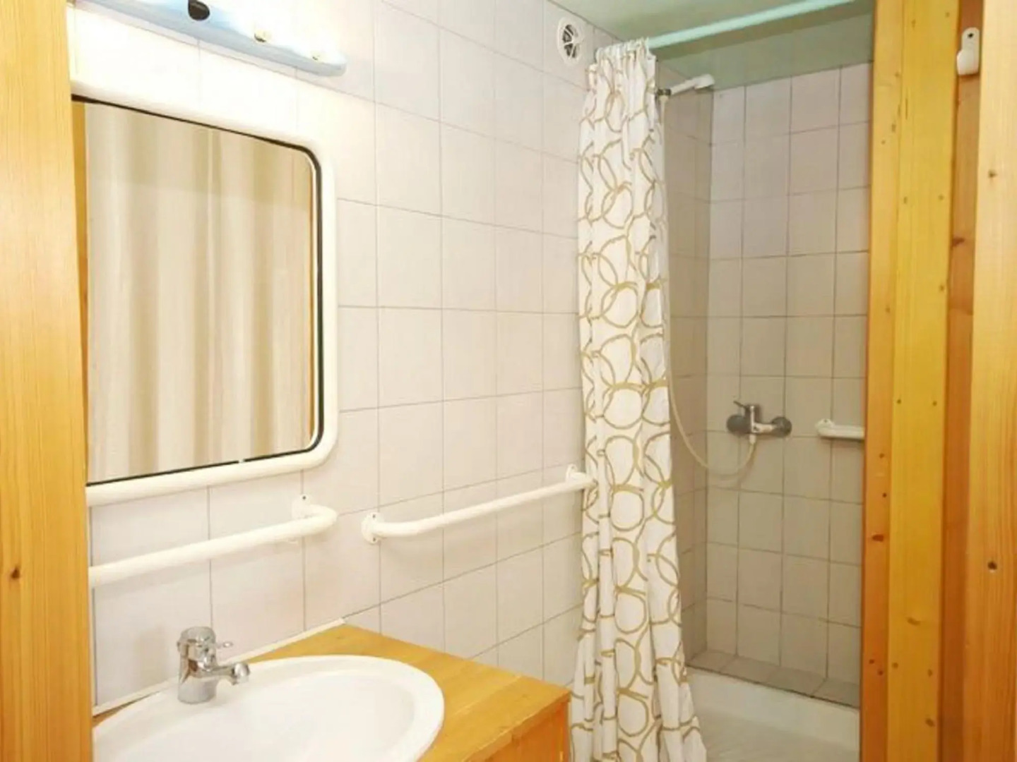 Lovely Holiday Home in Marignac-en-diois With Swimming Pool