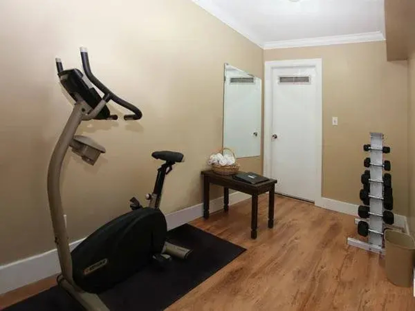 Sidney Waterfront Inn & Suites