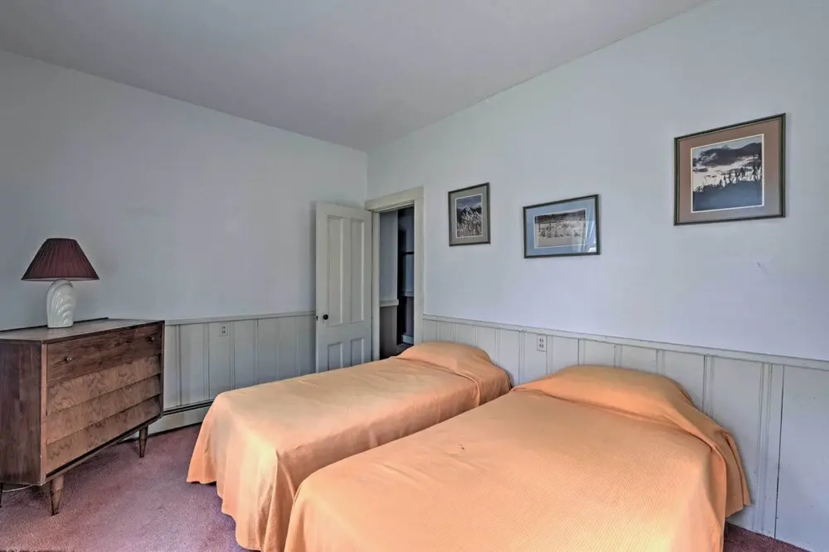 Easy Access to Beaches: Vineyard Haven House