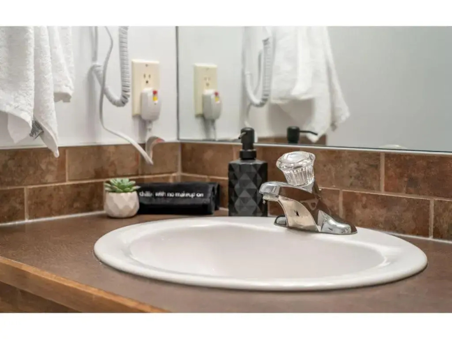 The Grizzly House I Sleep 7 I Patio & BBQ I 55 TV