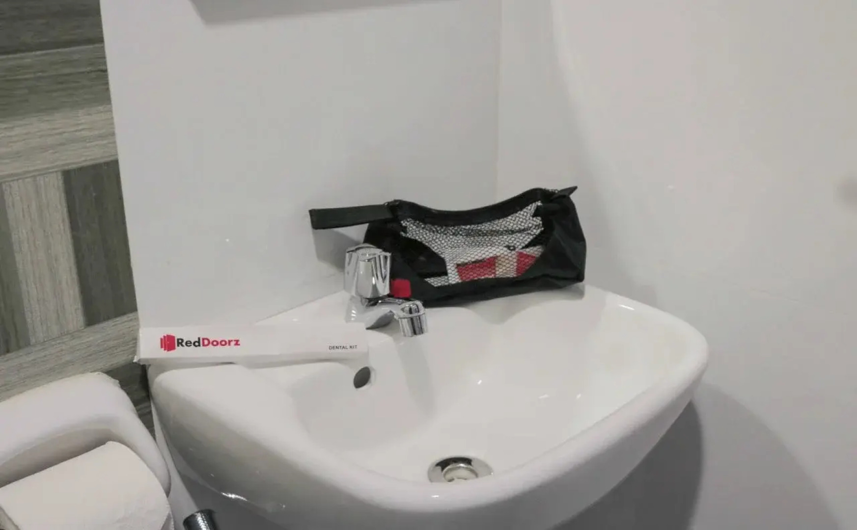 RedDoorz Premium @ Wireless Mandaue Cebu