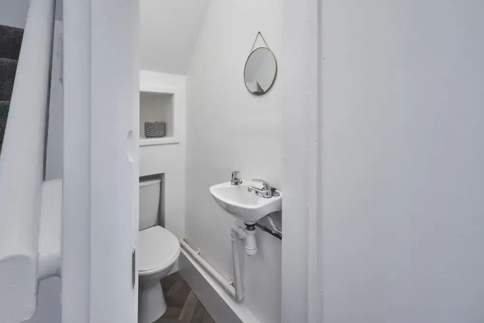 Host Stay Spring Cottage