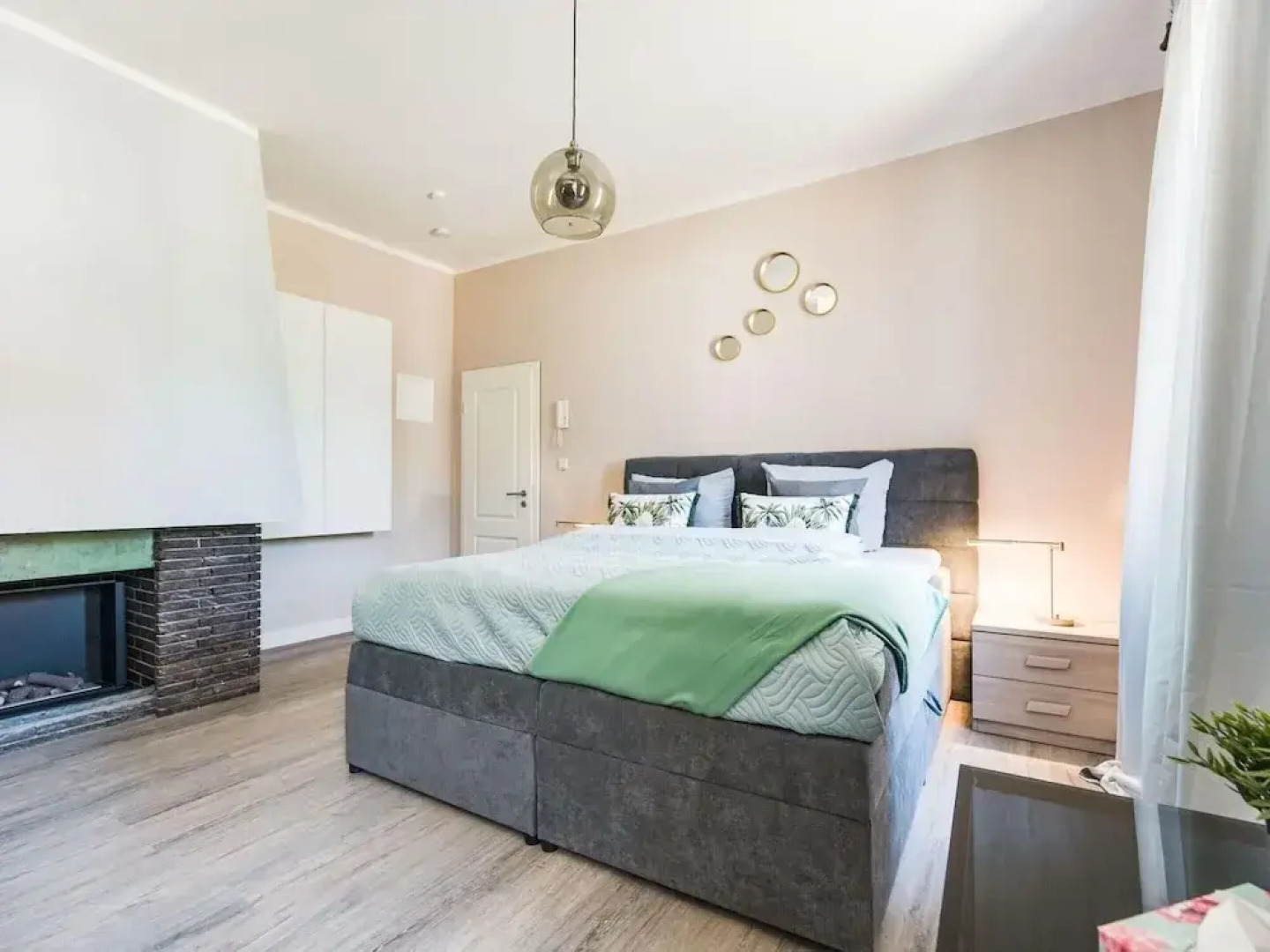 Cozy Terrace Apartment