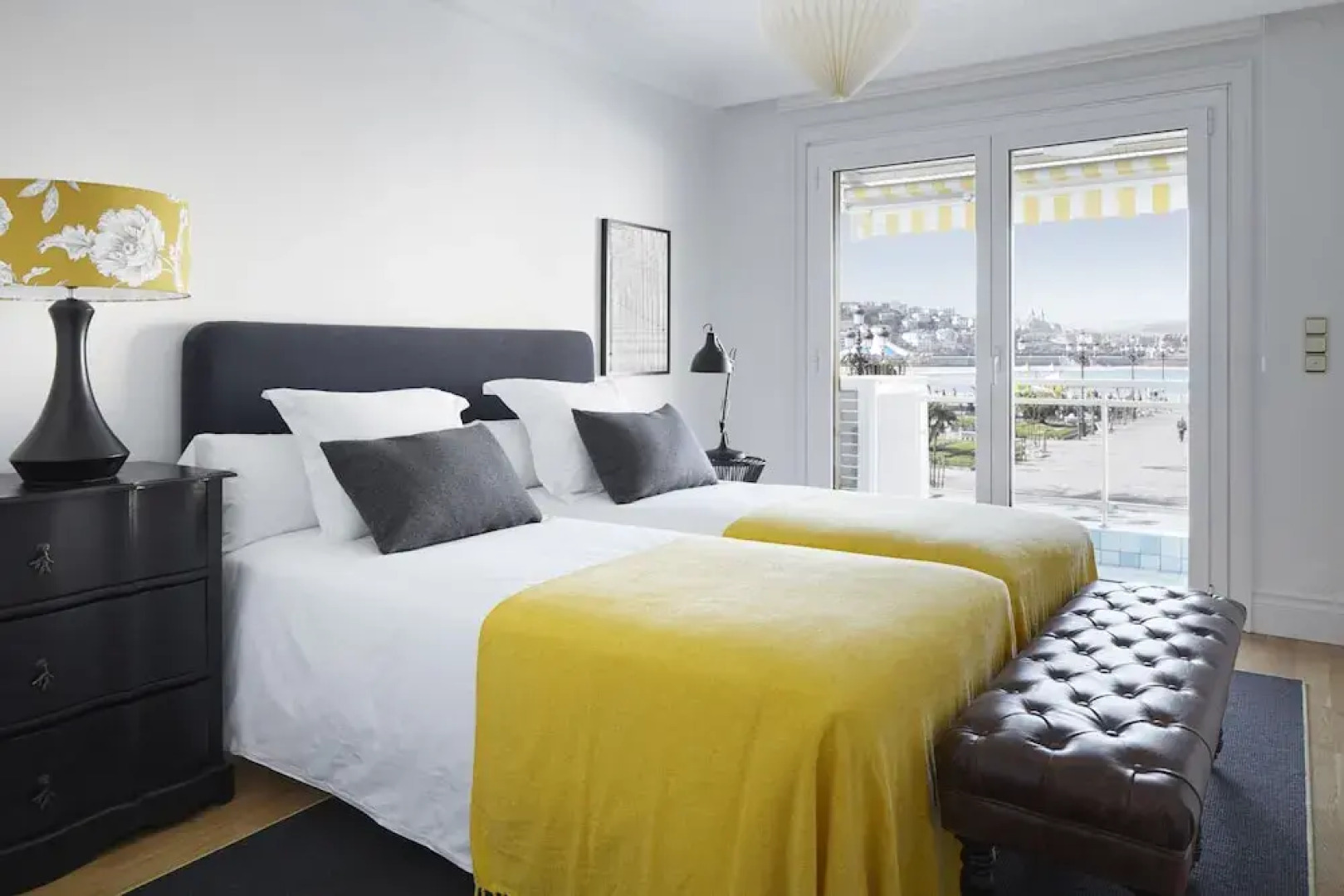 Playa de La Concha 4 Apartment by FeelFree Rentals