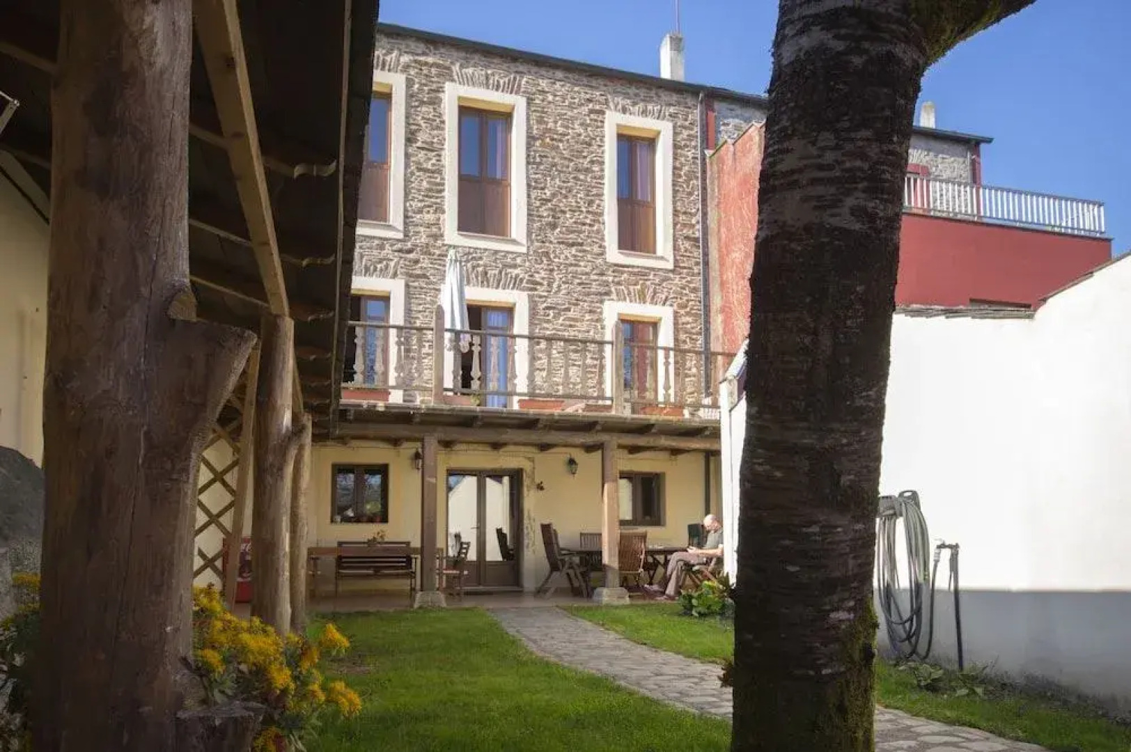 Albergue La Casona de Sarria