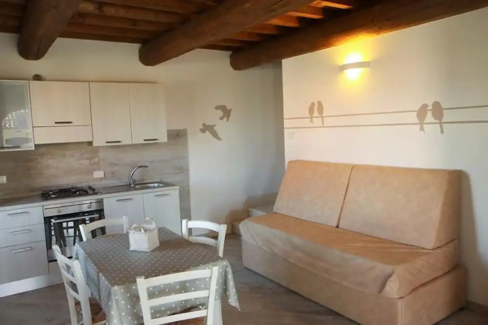 Appartamento Palazzeta With Pool, Near the Sea