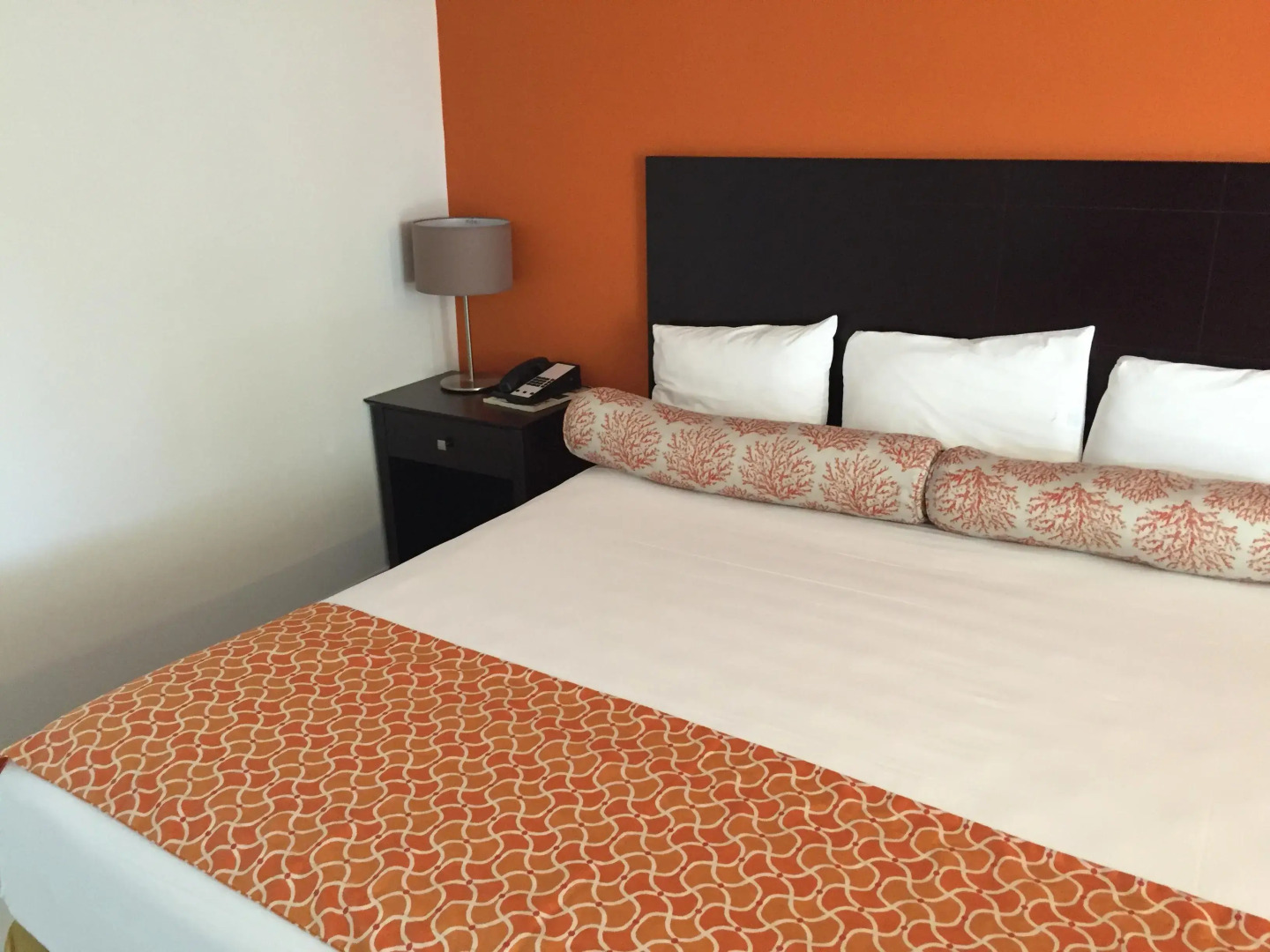 voco Surfside Aruba by IHG