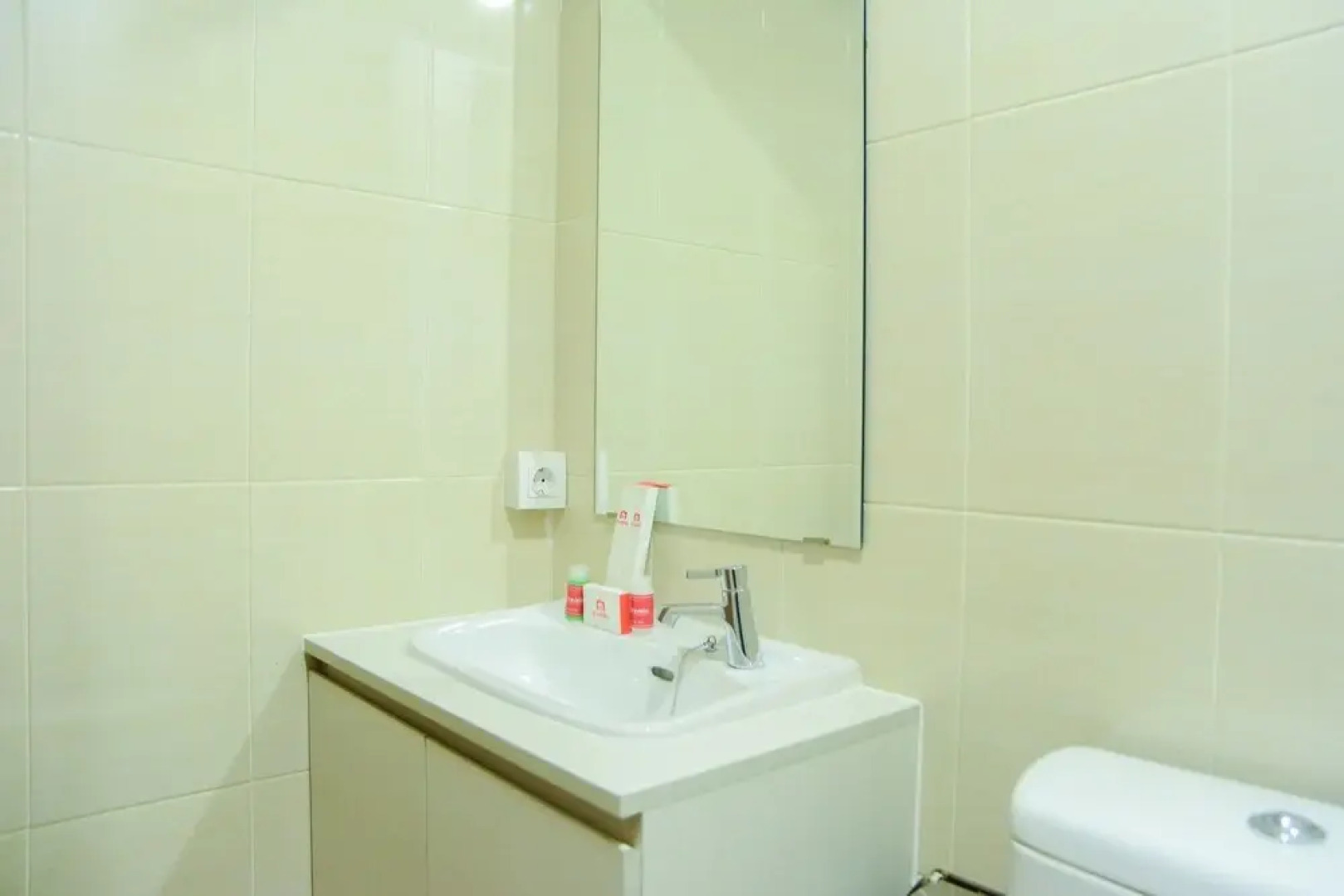 Mahogany Suites Studio Room The Oasis Apartment Cikarang