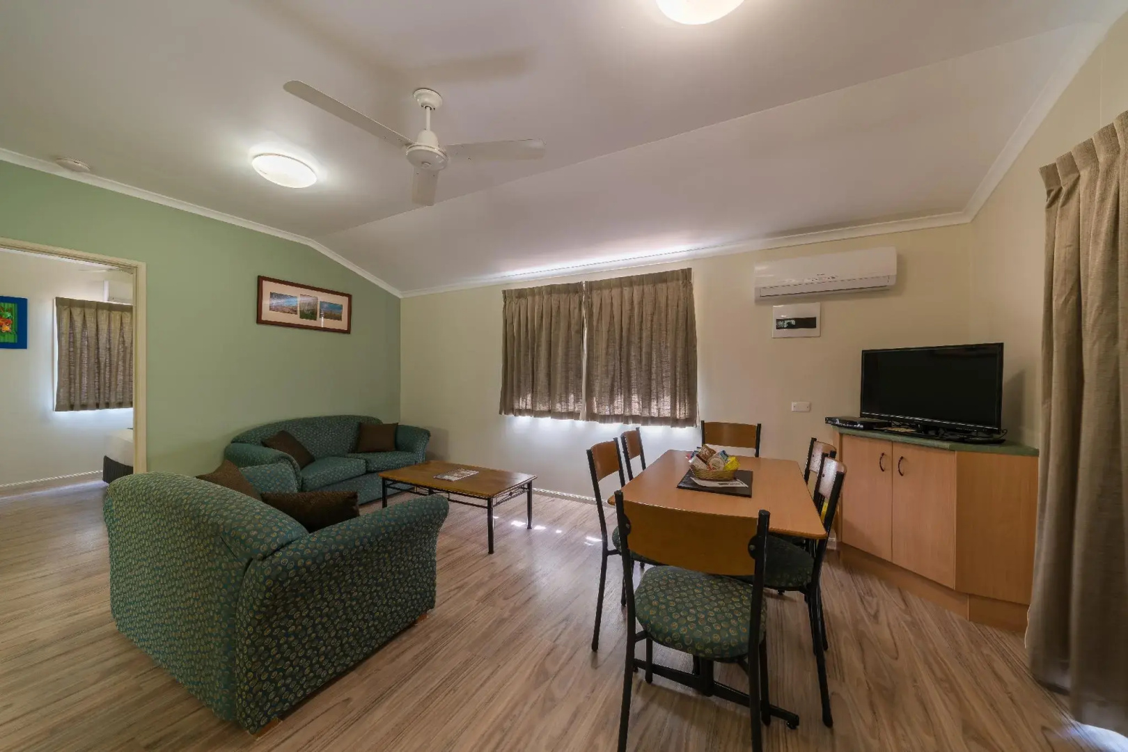 Capricorn Caves - Caravan Park