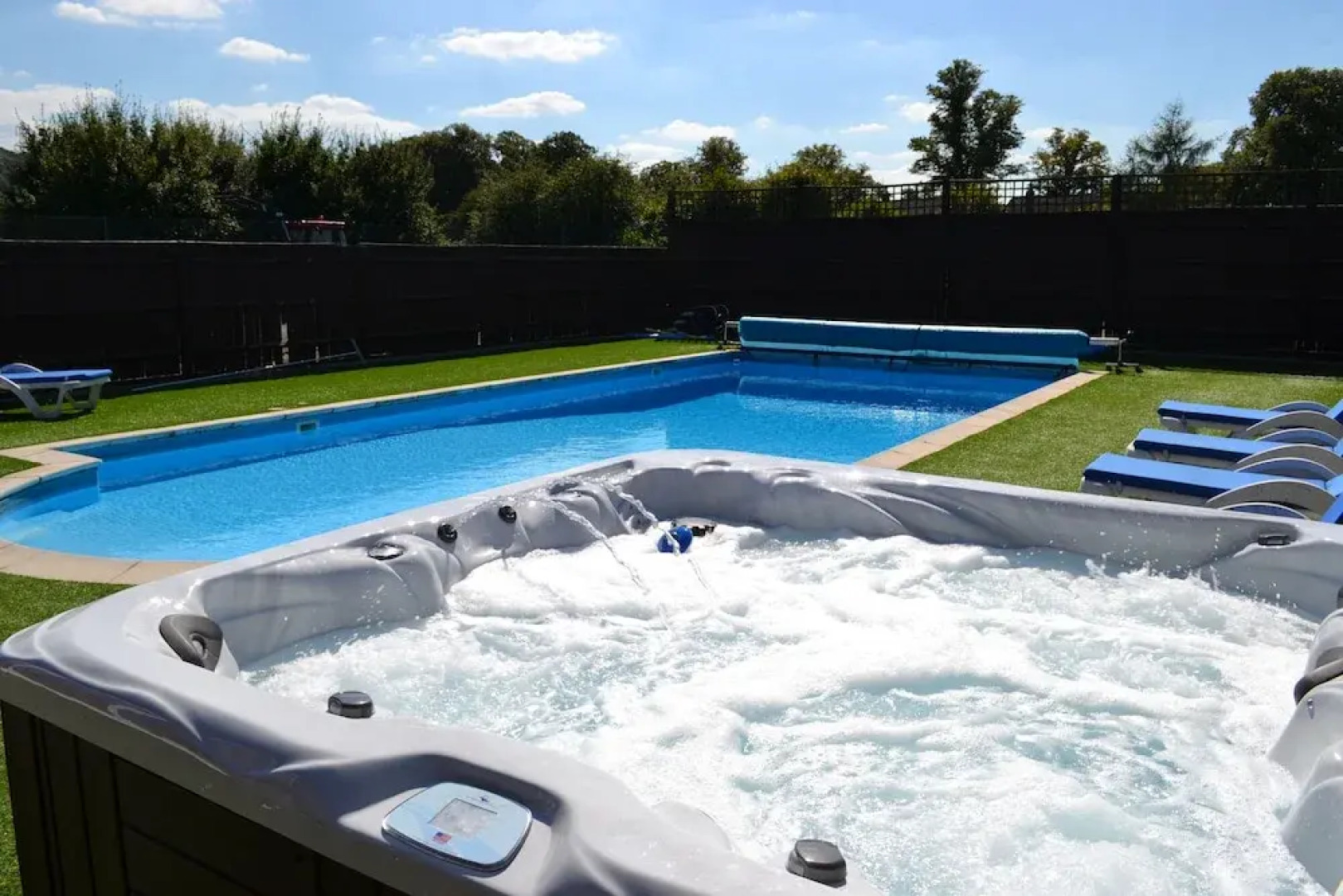 The Pool House at Upper Farm Henton