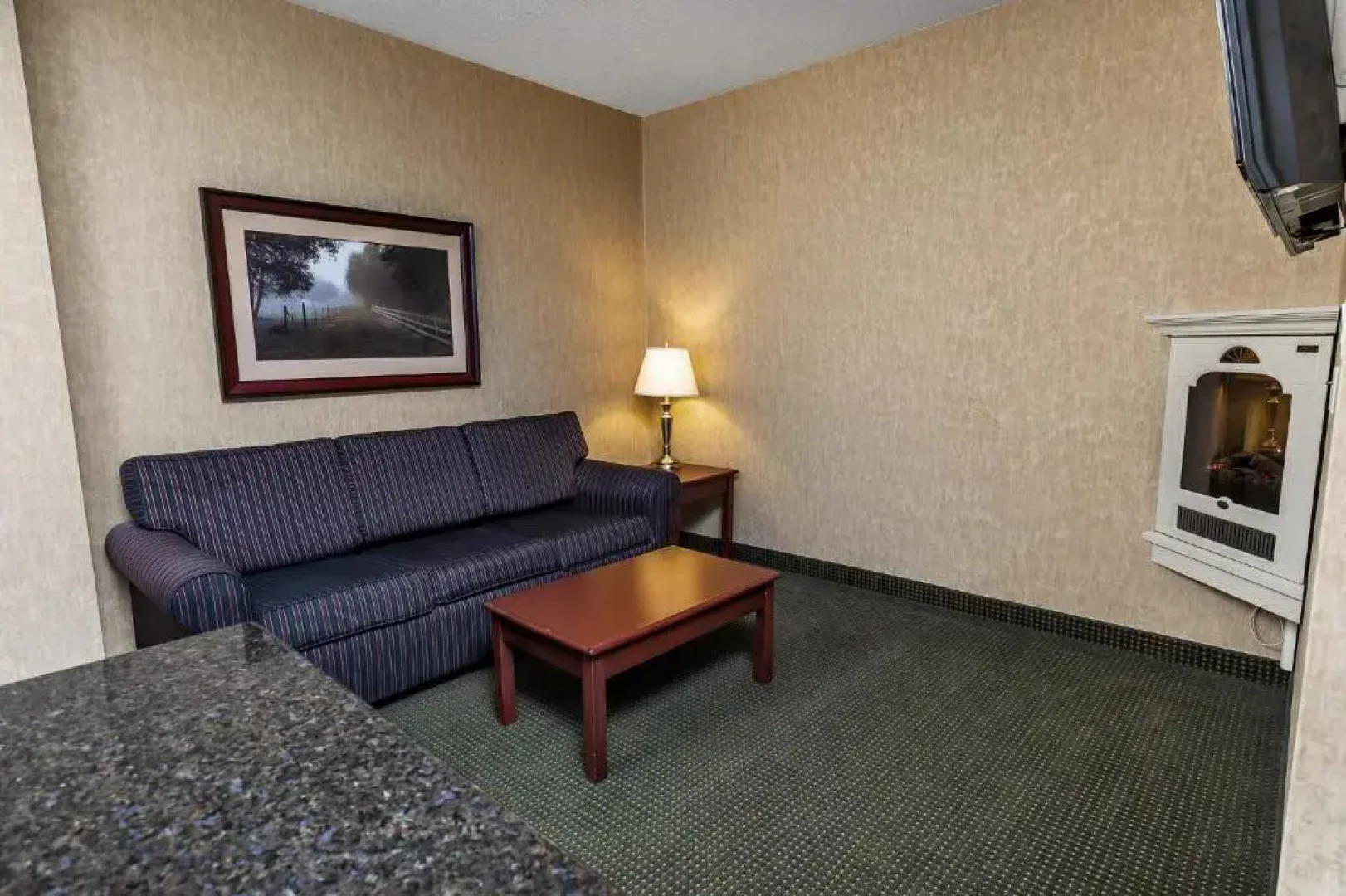 Redwood Inn & Suites - Grande Prairie