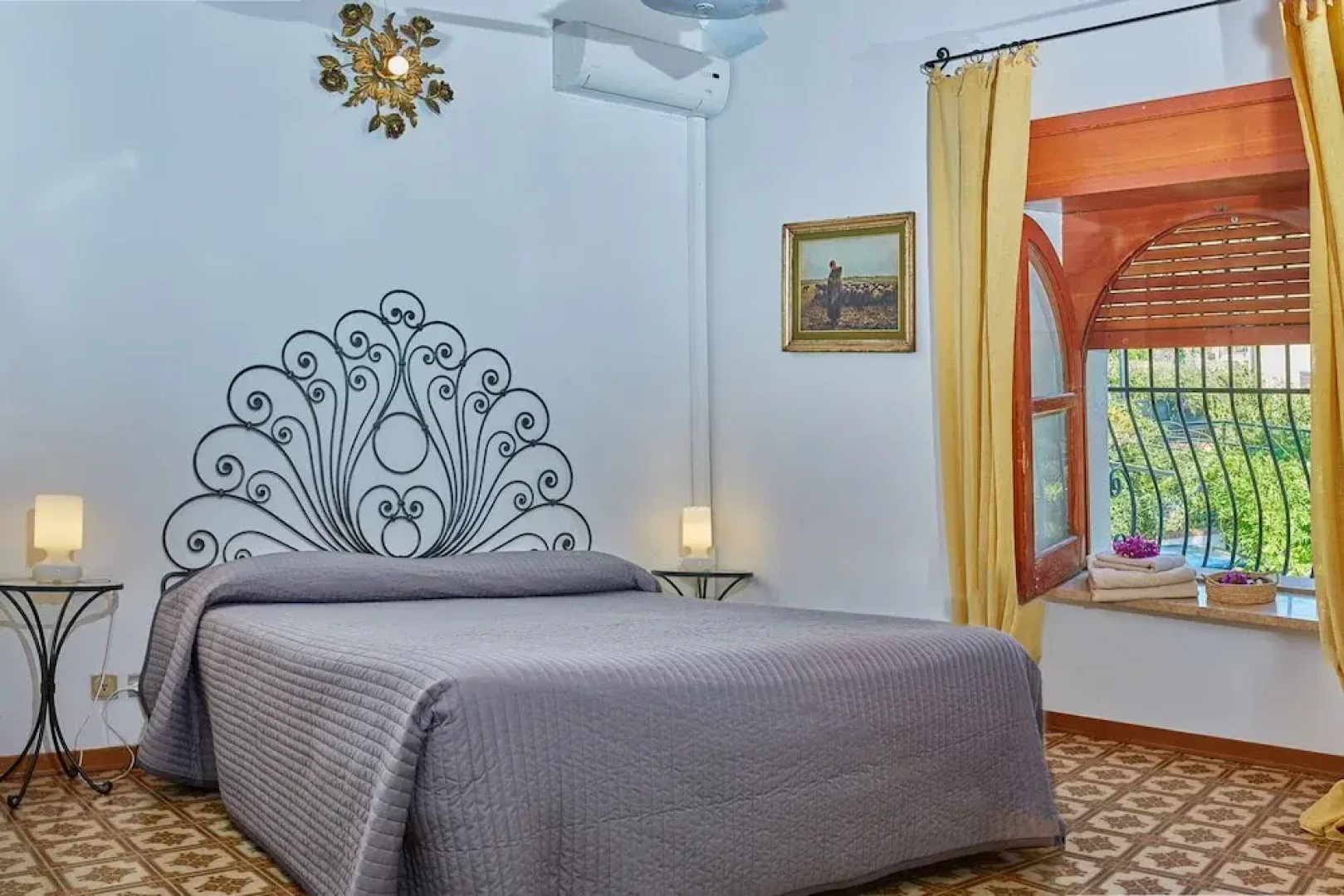 Stunning Villa With Private Pool Chlorine-free and Jacuzzi