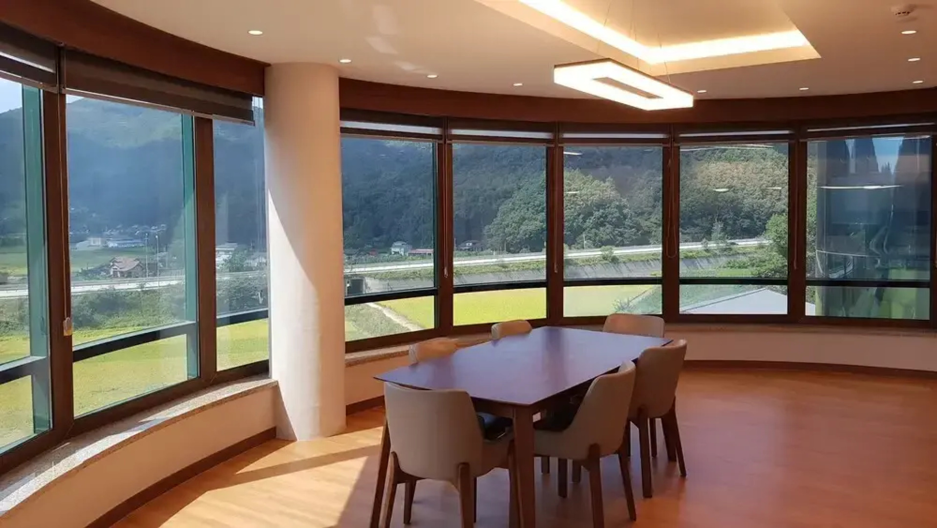 Moonkang S Spa Hotel