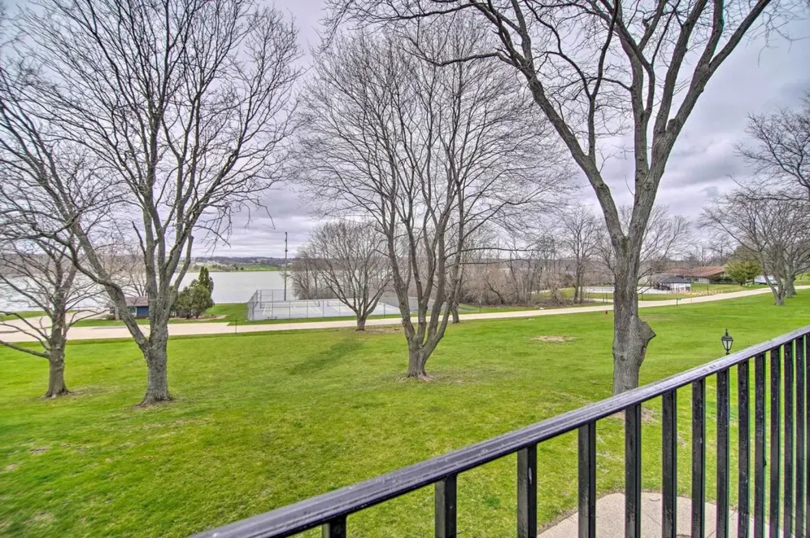 Cozy Lake Geneva Retreat With Year-round Views!