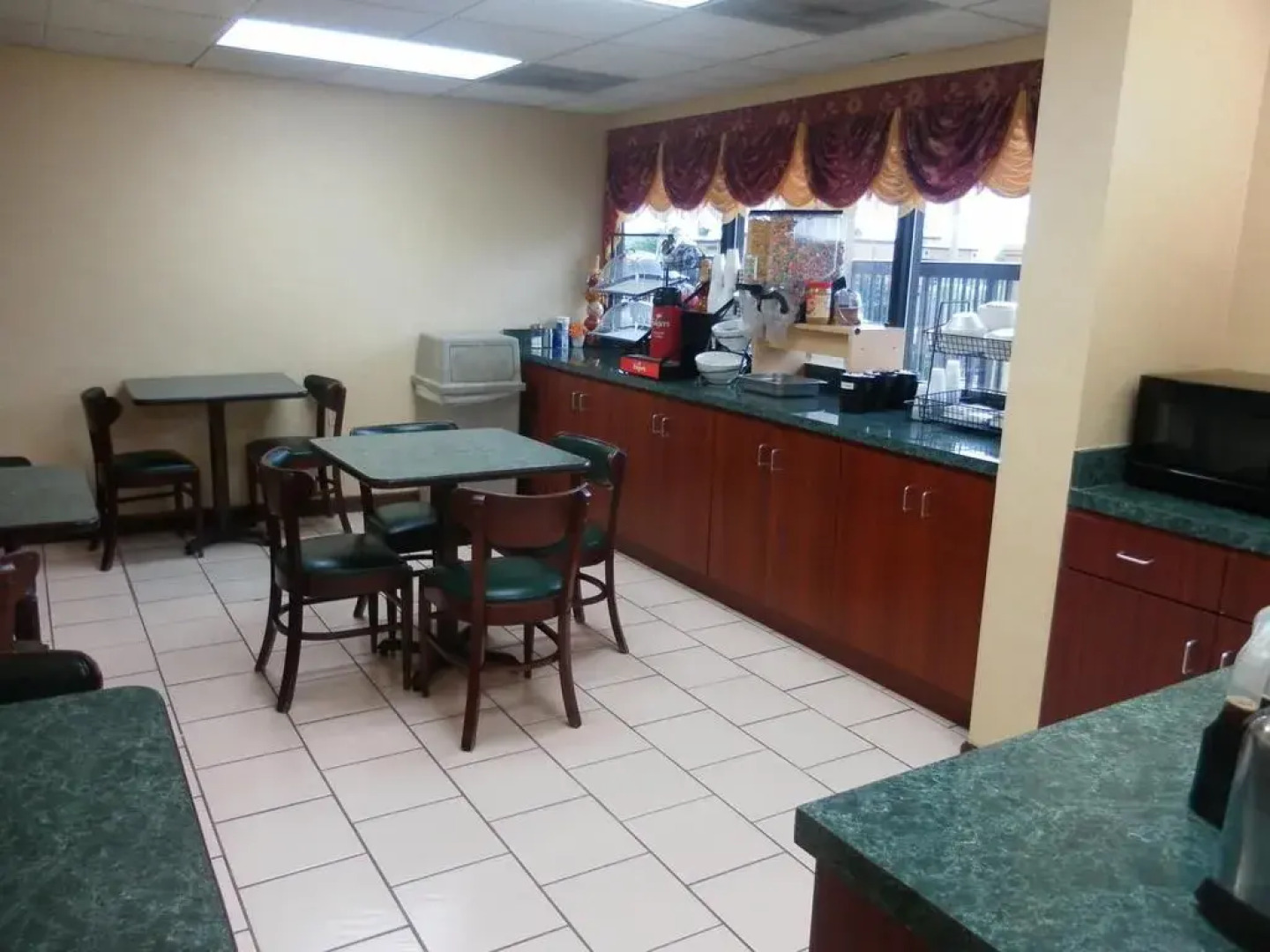 SureStay Hotel by Best Western Lenoir City