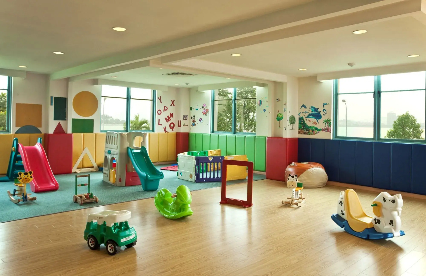 Diamond Westlake Suites